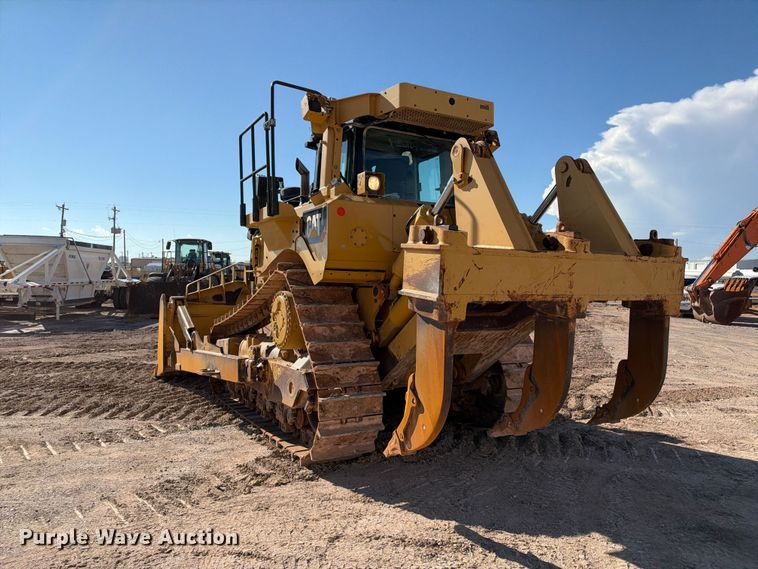 image for item DU1582 2015 Caterpillar D8T dozer