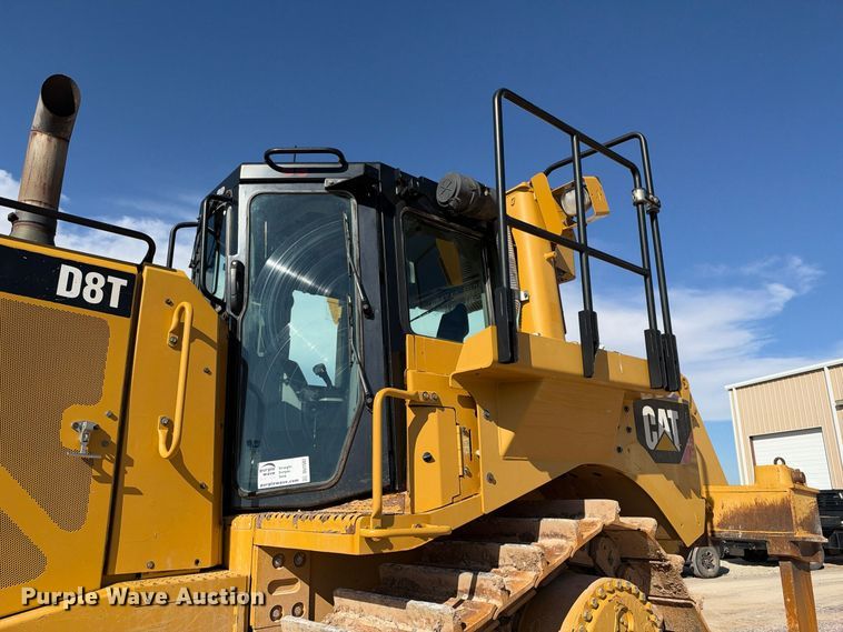 image for item DU1582 2015 Caterpillar D8T dozer
