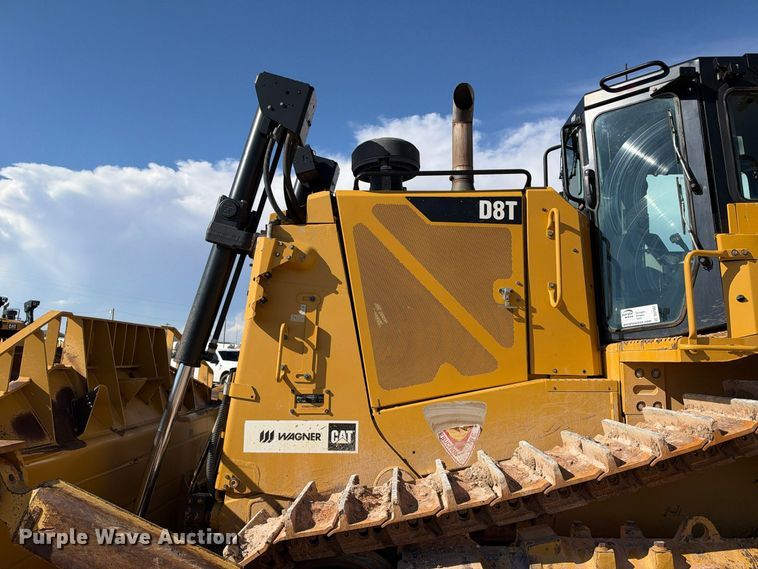 image for item DU1582 2015 Caterpillar D8T dozer
