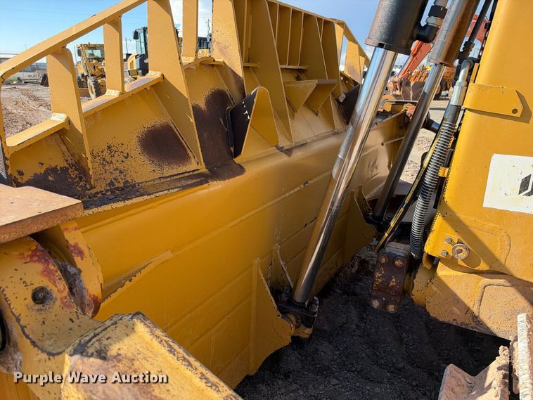 image for item DU1582 2015 Caterpillar D8T dozer