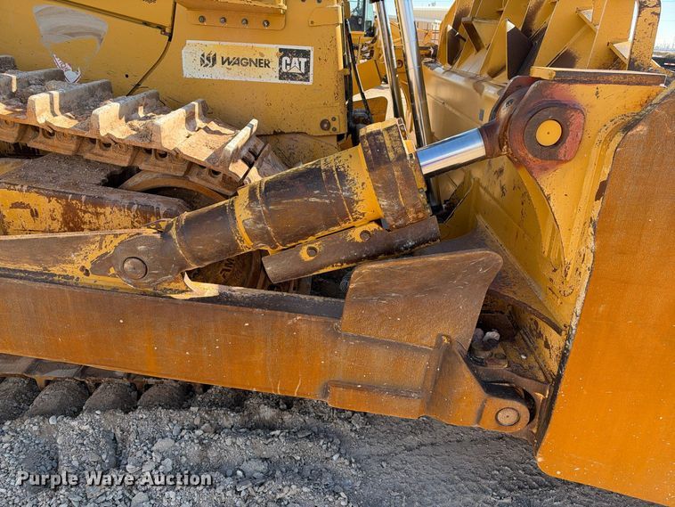 image for item DU1582 2015 Caterpillar D8T dozer