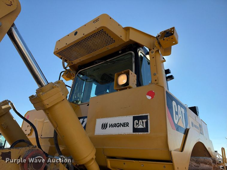 image for item DU1582 2015 Caterpillar D8T dozer