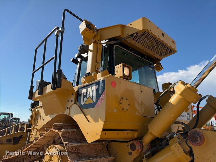 image for item DU1582 2015 Caterpillar D8T dozer