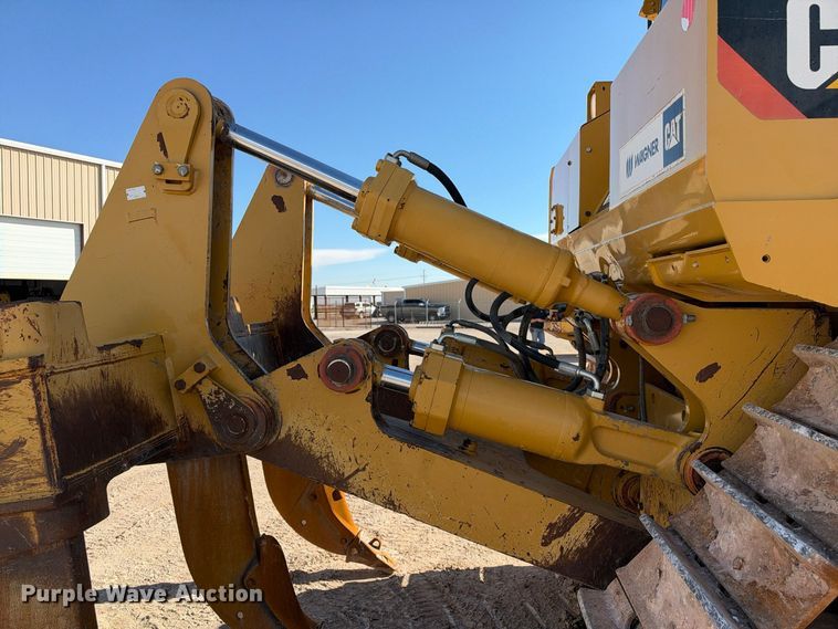 image for item DU1582 2015 Caterpillar D8T dozer