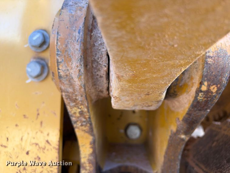 image for item DU1582 2015 Caterpillar D8T dozer