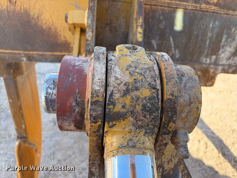 image for item DU1582 2015 Caterpillar D8T dozer
