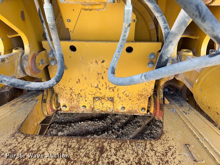 image for item DU1582 2015 Caterpillar D8T dozer