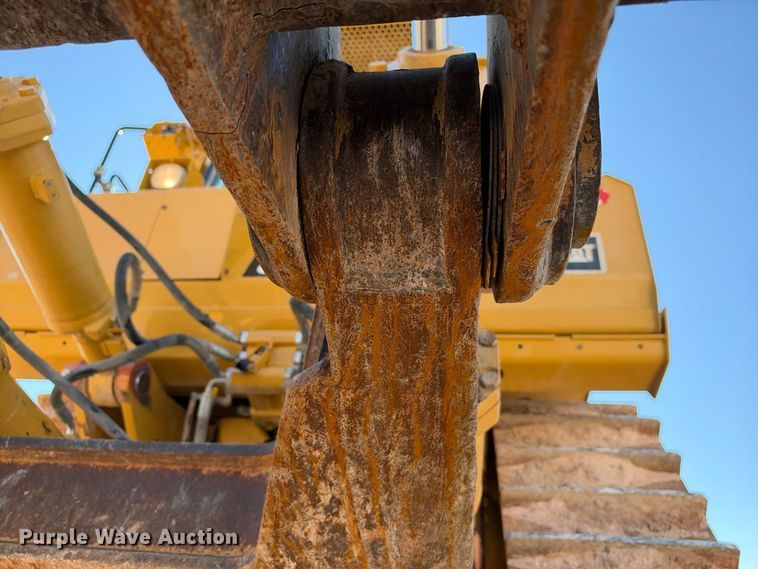 image for item DU1582 2015 Caterpillar D8T dozer