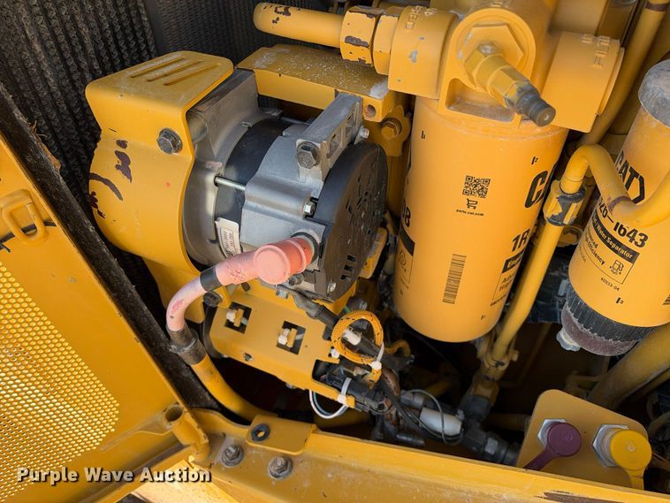 image for item DU1582 2015 Caterpillar D8T dozer
