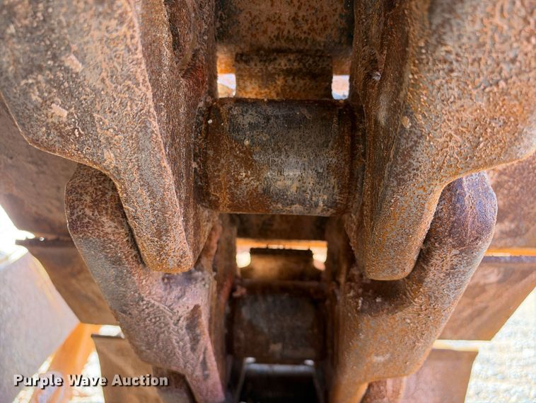 image for item DU1582 2015 Caterpillar D8T dozer