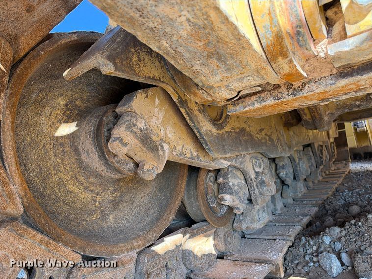 image for item DU1582 2015 Caterpillar D8T dozer