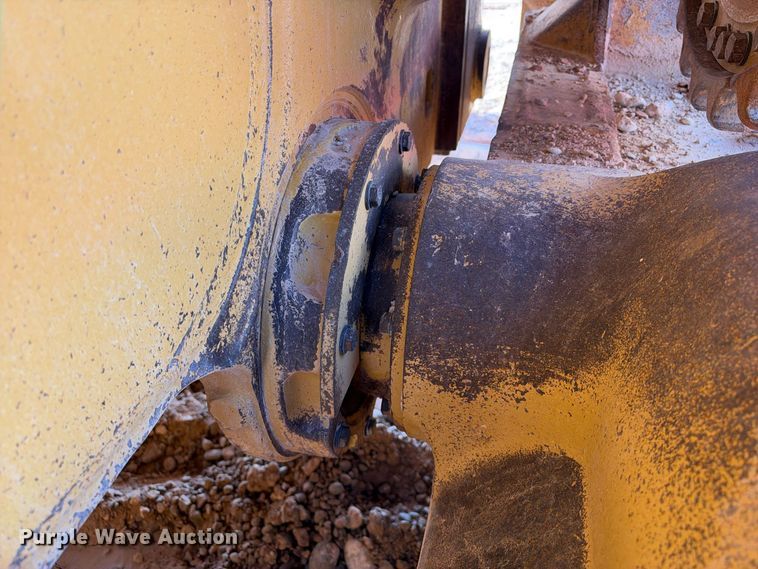 image for item DU1582 2015 Caterpillar D8T dozer