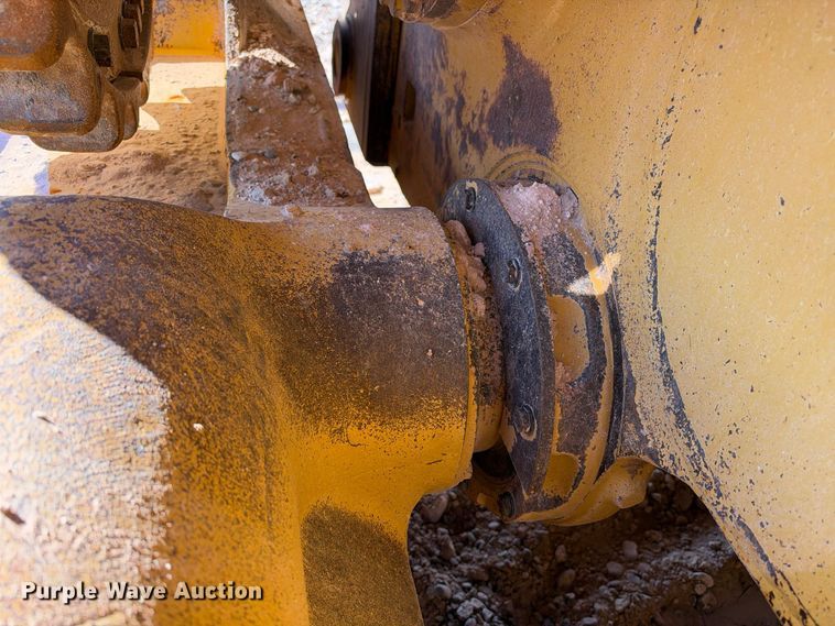 image for item DU1582 2015 Caterpillar D8T dozer