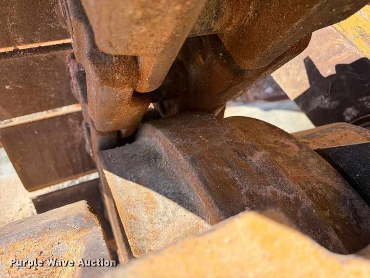 image for item DU1582 2015 Caterpillar D8T dozer