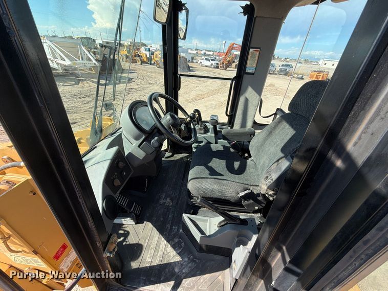 image for item DU1583 2004 Caterpillar 938G wheel loader