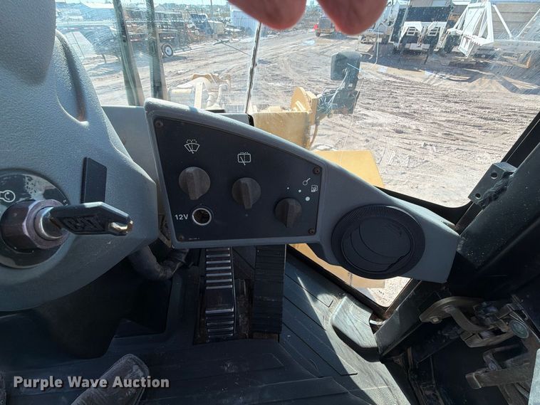 image for item DU1583 2004 Caterpillar 938G wheel loader