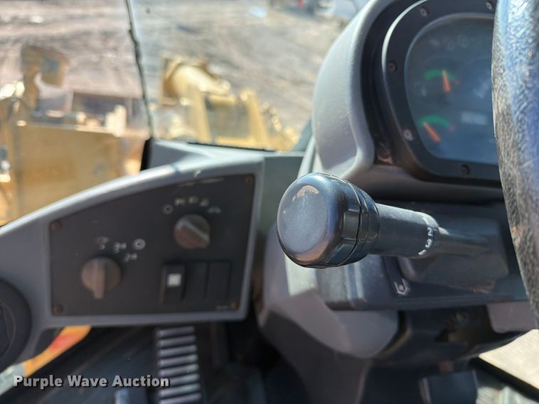 image for item DU1583 2004 Caterpillar 938G wheel loader