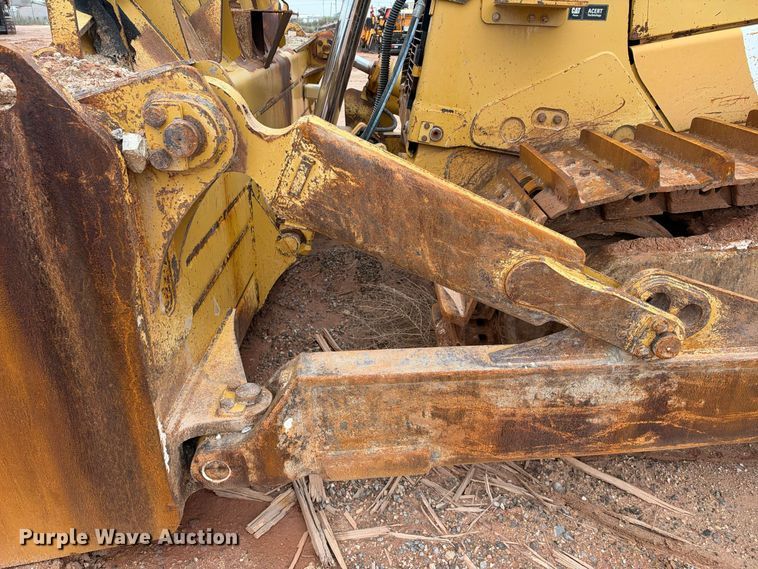 image for item DU1586 2008 Caterpillar D8T dozer