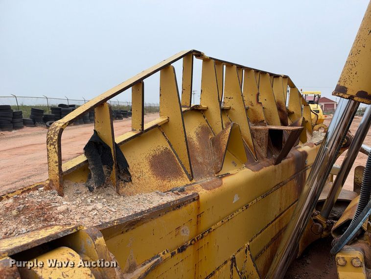 image for item DU1586 2008 Caterpillar D8T dozer