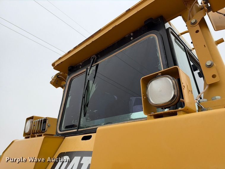 image for item DU1586 2008 Caterpillar D8T dozer