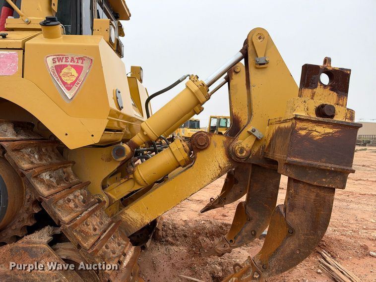 image for item DU1586 2008 Caterpillar D8T dozer