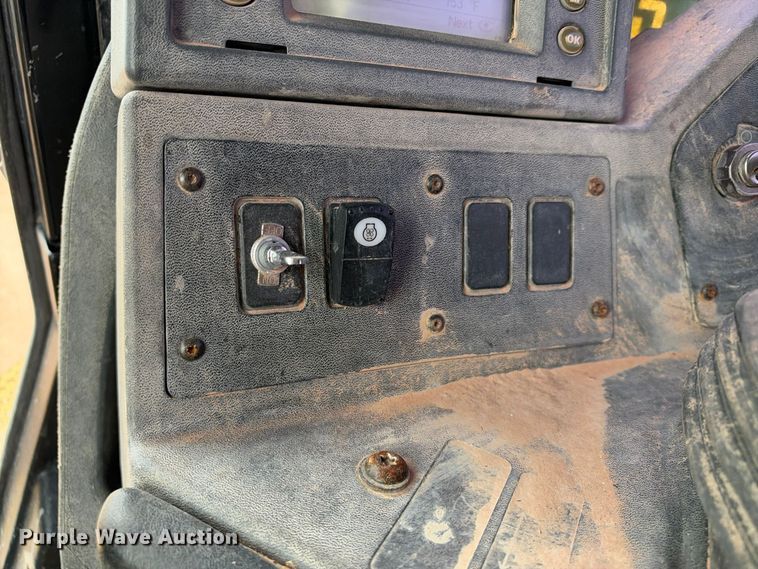 image for item DU1586 2008 Caterpillar D8T dozer
