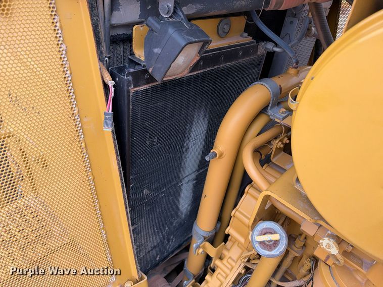 image for item DU1586 2008 Caterpillar D8T dozer