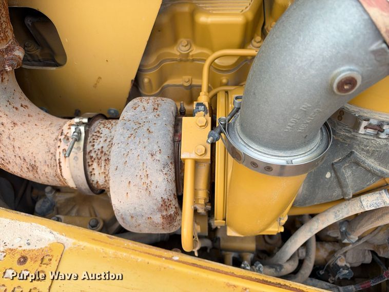 image for item DU1586 2008 Caterpillar D8T dozer