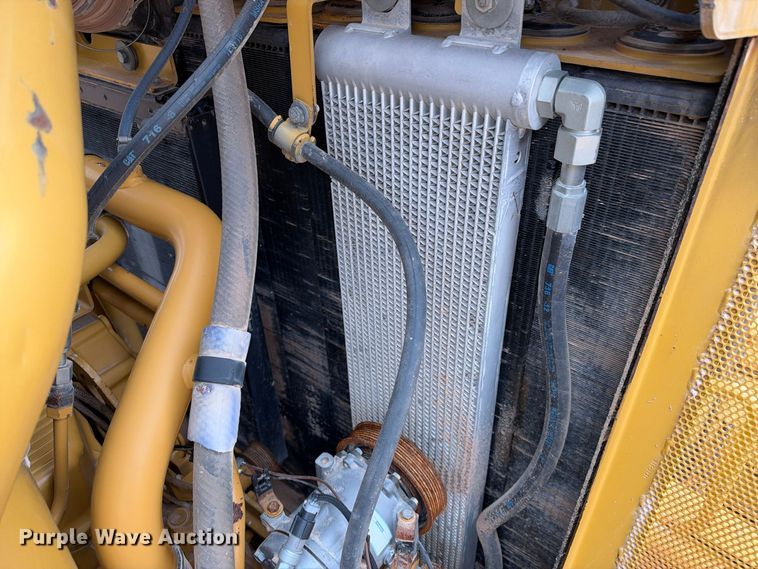 image for item DU1586 2008 Caterpillar D8T dozer