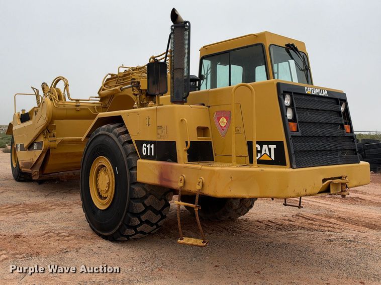 image for item DU1587 2000 Caterpillar 611 scraper