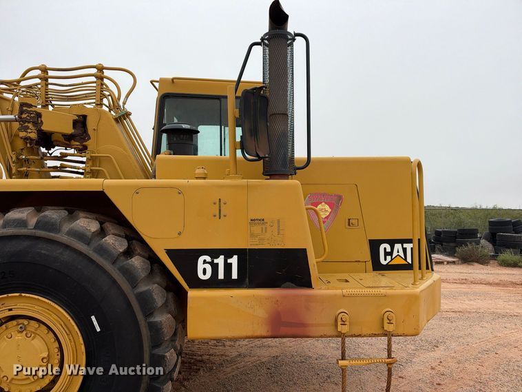 image for item DU1587 2000 Caterpillar 611 scraper