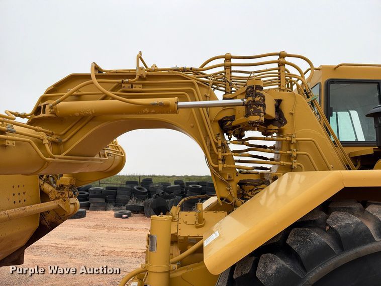 image for item DU1587 2000 Caterpillar 611 scraper