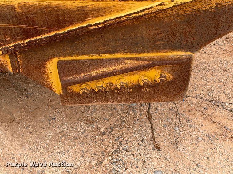 image for item DU1587 2000 Caterpillar 611 scraper