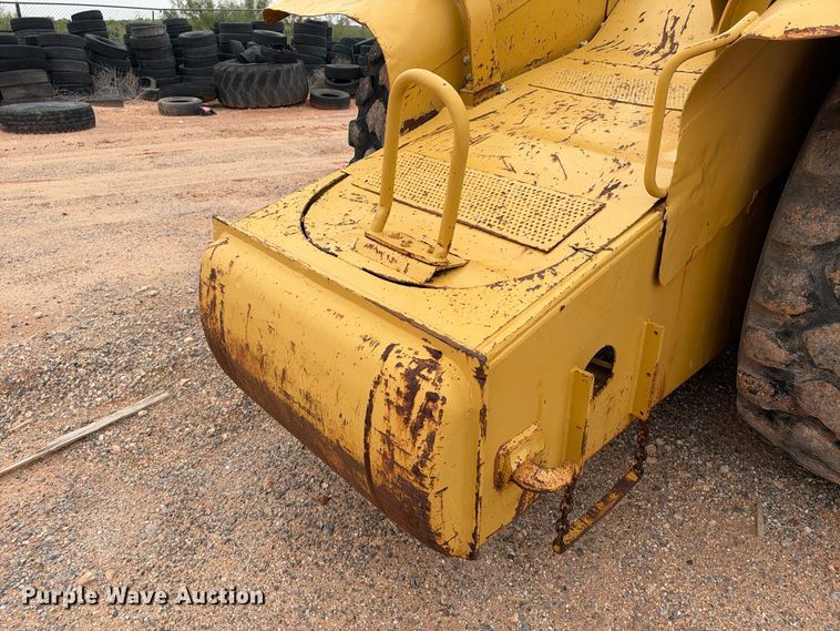 image for item DU1587 2000 Caterpillar 611 scraper