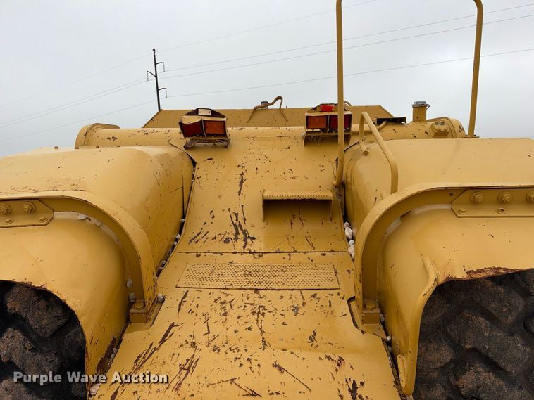 image for item DU1587 2000 Caterpillar 611 scraper