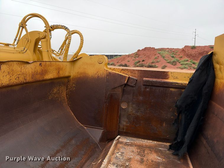 image for item DU1587 2000 Caterpillar 611 scraper