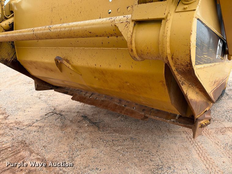 image for item DU1587 2000 Caterpillar 611 scraper