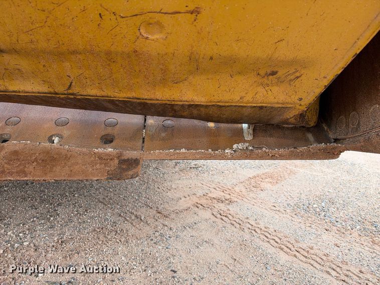 image for item DU1587 2000 Caterpillar 611 scraper