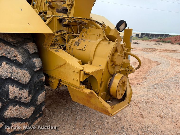 image for item DU1587 2000 Caterpillar 611 scraper