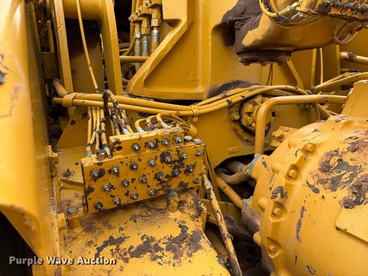 image for item DU1587 2000 Caterpillar 611 scraper