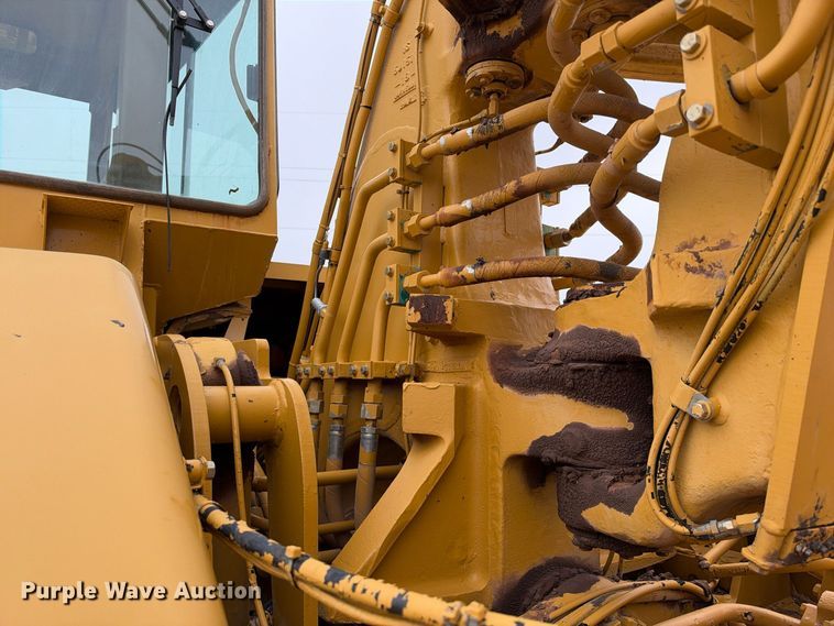 image for item DU1587 2000 Caterpillar 611 scraper