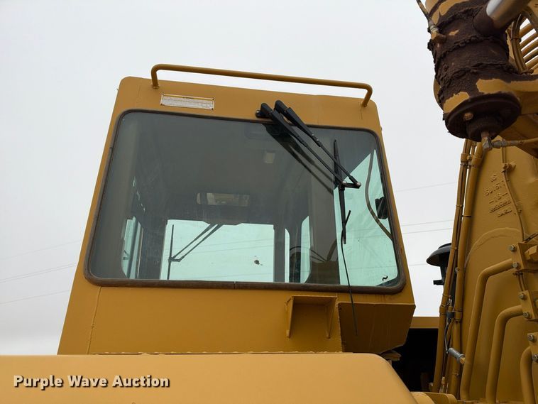 image for item DU1587 2000 Caterpillar 611 scraper