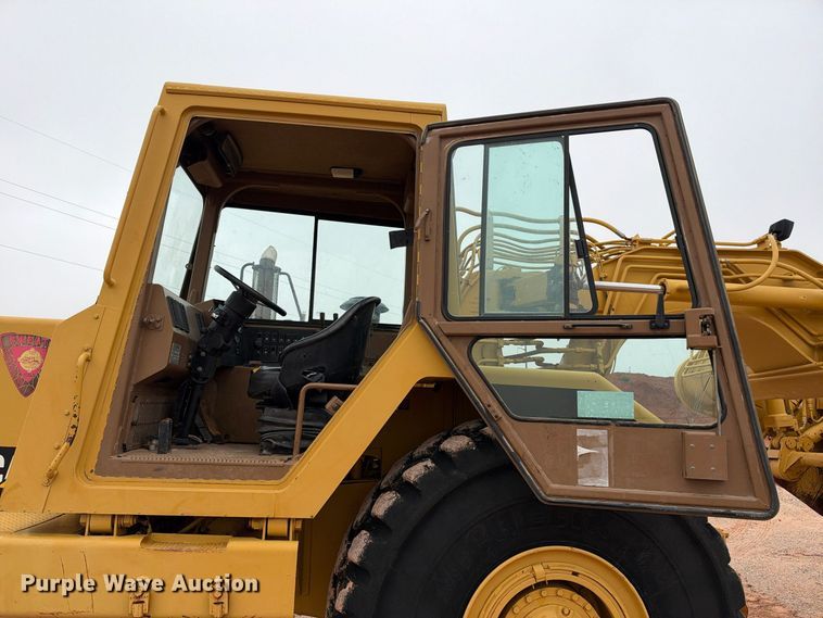 image for item DU1587 2000 Caterpillar 611 scraper