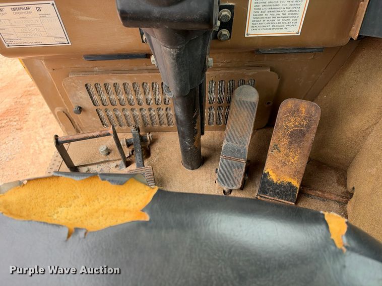image for item DU1587 2000 Caterpillar 611 scraper