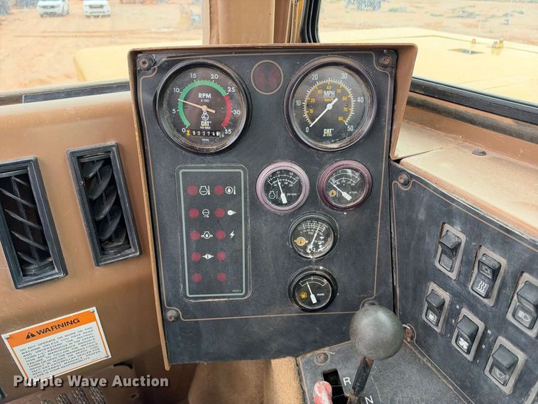 image for item DU1587 2000 Caterpillar 611 scraper