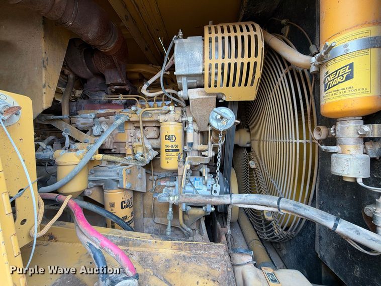 image for item DU1587 2000 Caterpillar 611 scraper