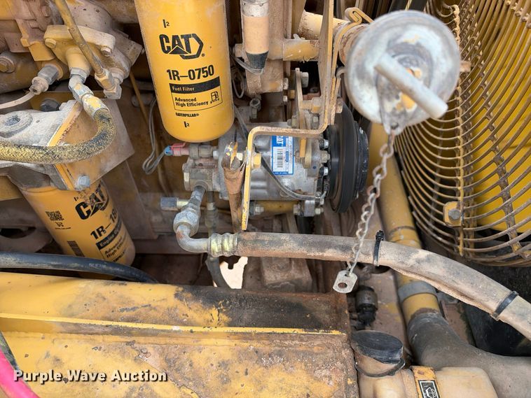 image for item DU1587 2000 Caterpillar 611 scraper