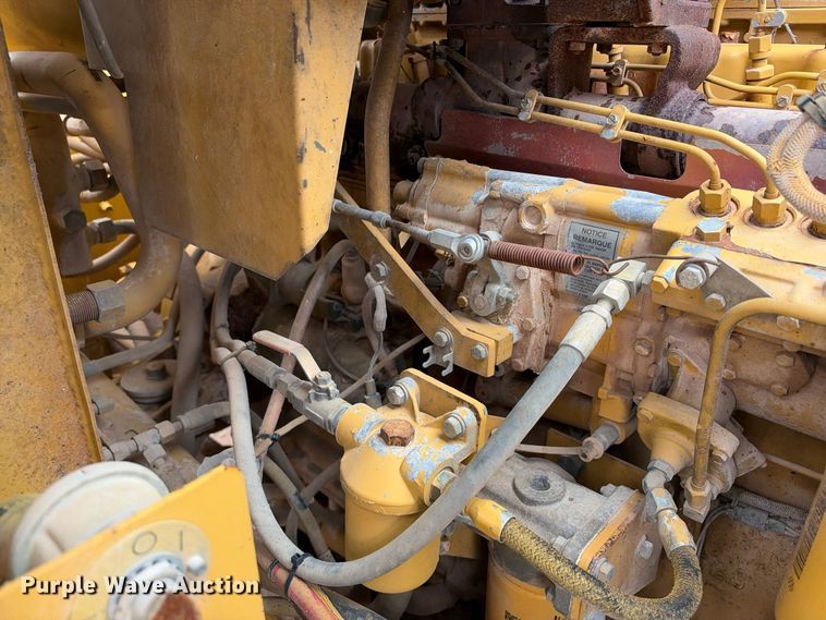 image for item DU1587 2000 Caterpillar 611 scraper