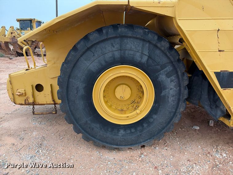 image for item DU1587 2000 Caterpillar 611 scraper