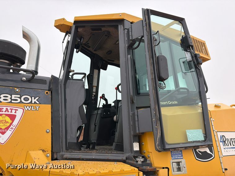 image for item DU1588 2018 John Deere 850K WLT dozer
